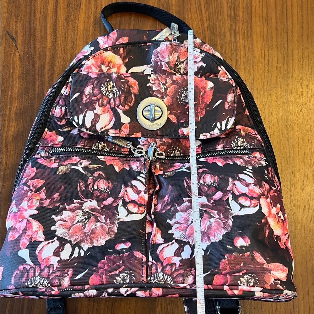 Baggallini Floral Black and Pink Women's Small Backpack Bag Purse - Picture 6 of 9